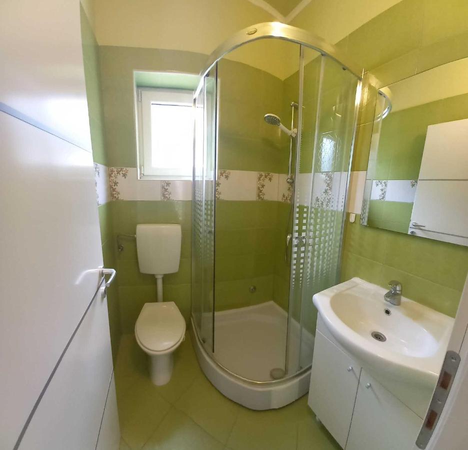 Apartmani Omrcen Baska Voda Room photo