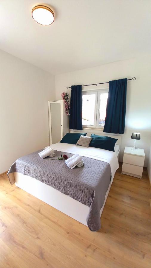 Apartmani Omrcen Baska Voda Exterior photo