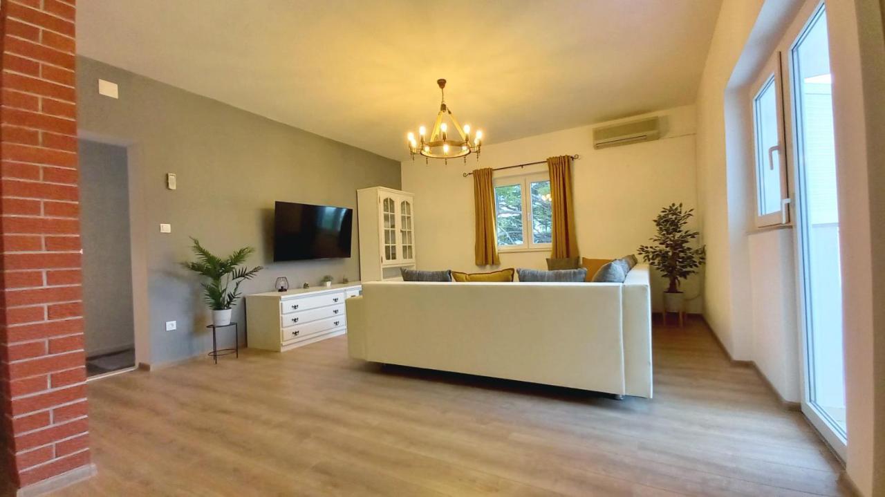 Apartmani Omrcen Baska Voda Room photo
